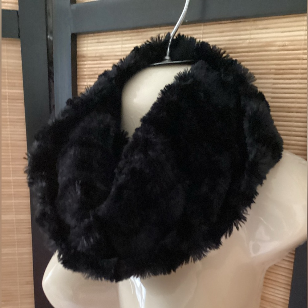 Faux fur infinity scarf black EUC - Picture 2 of 6